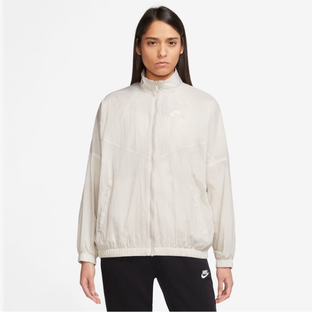 Nike Women's Windrunner Bomber Jacket z-S